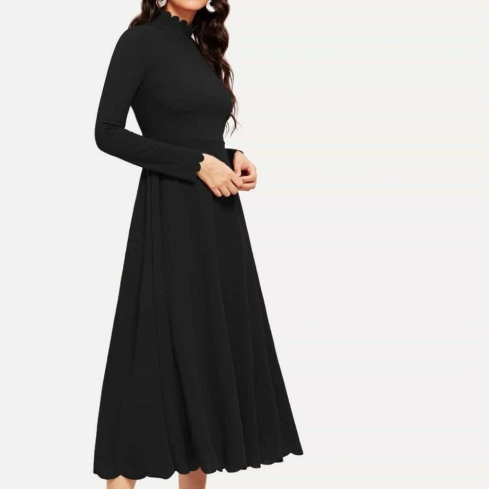 Scalloped trim flared dress